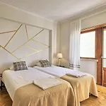 Fuer 29 Personen Und 1 Kind In Lissabon- Regiao De - Costa De Lisbo By Interhome * Лісабон