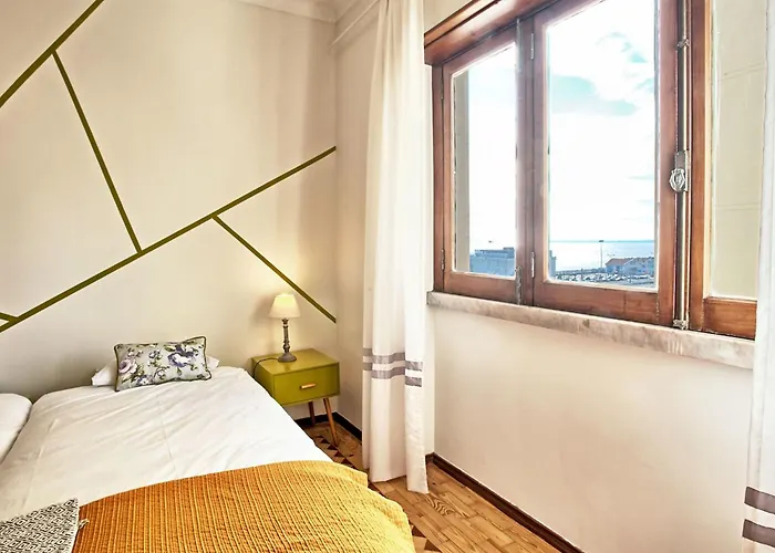 Fuer 29 Personen Und 1 Kind In Lissabon- Regiao De - Costa De Lisbo By Interhome Apartment *