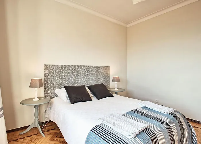 Apartment Fuer 29 Personen Und 1 Kind In Lissabon- Regiao De - Costa De Lisbo By Interhome Lissabon