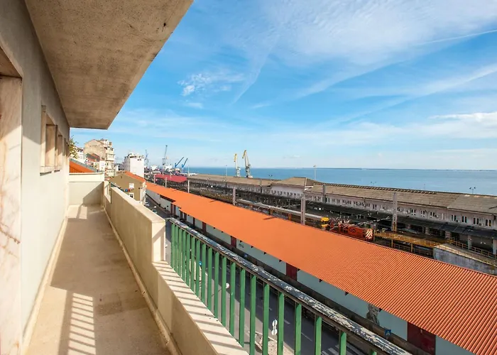 Fuer 29 Personen Und 1 Kind In Lissabon- Regiao De - Costa De Lisbo By Interhome Apartment