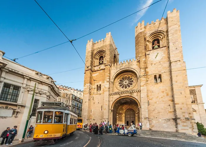 Apartment Fuer 29 Personen Und 1 Kind In Lissabon- Regiao De - Costa De Lisbo By Interhome *