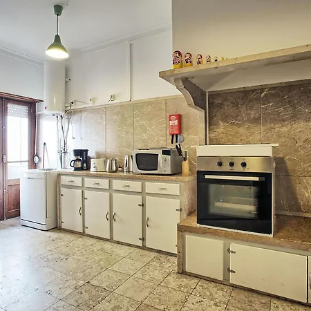 Fuer 29 Personen Und 1 Kind In Lissabon- Regiao De - Costa De Lisbo By Interhome Lisboa