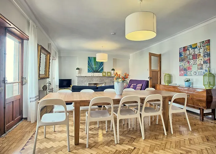 Apartment Fuer 29 Personen Und 1 Kind In Lissabon- Regiao De - Costa De Lisbo By Interhome