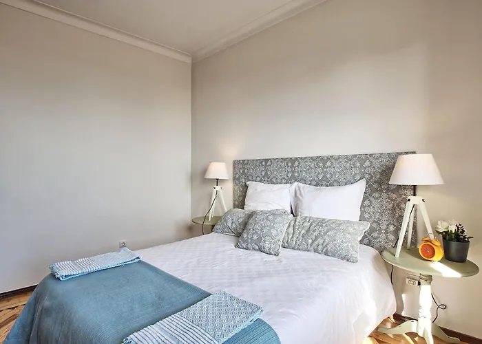 Fuer 29 Personen Und 1 Kind In Lissabon- Regiao De - Costa De Lisbo By Interhome Apartment Lisbon