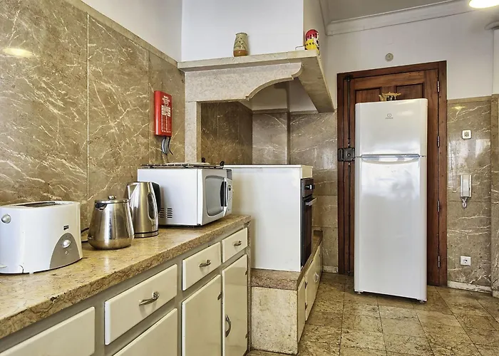 Fuer 29 Personen Und 1 Kind In Lissabon- Regiao De - Costa De Lisbo By Interhome * Lisboa