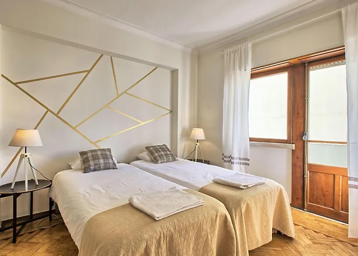 Fuer 29 Personen Und 1 Kind In Lissabon- Regiao De - Costa De Lisbo By Interhome * Lisbon