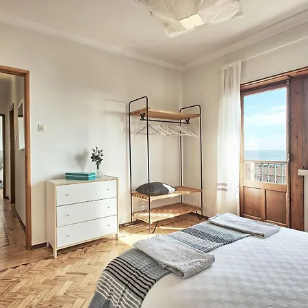 Fuer 29 Personen Und 1 Kind In Lissabon- Regiao De - Costa De Lisbo By Interhome Lisboa